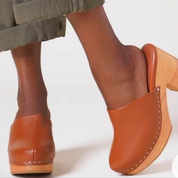 🎯Time & Tru | Faux Leather Platform Clogs - Picture 11 of 12